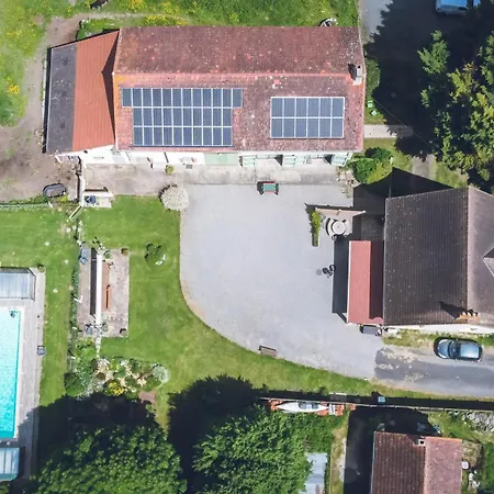 Les Malvaux Bed & Breakfast *